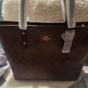 Coach Signature City Zip Tote